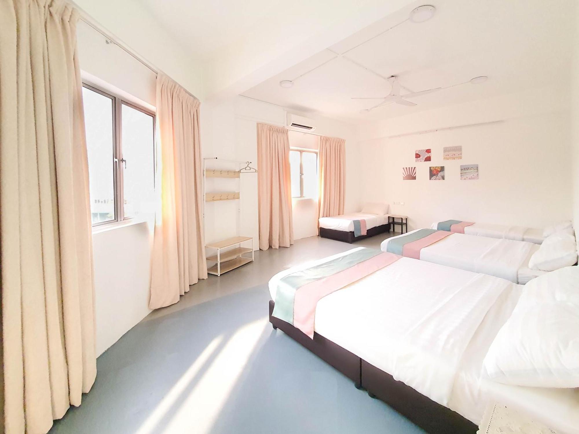 "Cloth Art Homestay" 4 Min Walk To Car Free Zone By Shine Stay 말라카 외부 사진