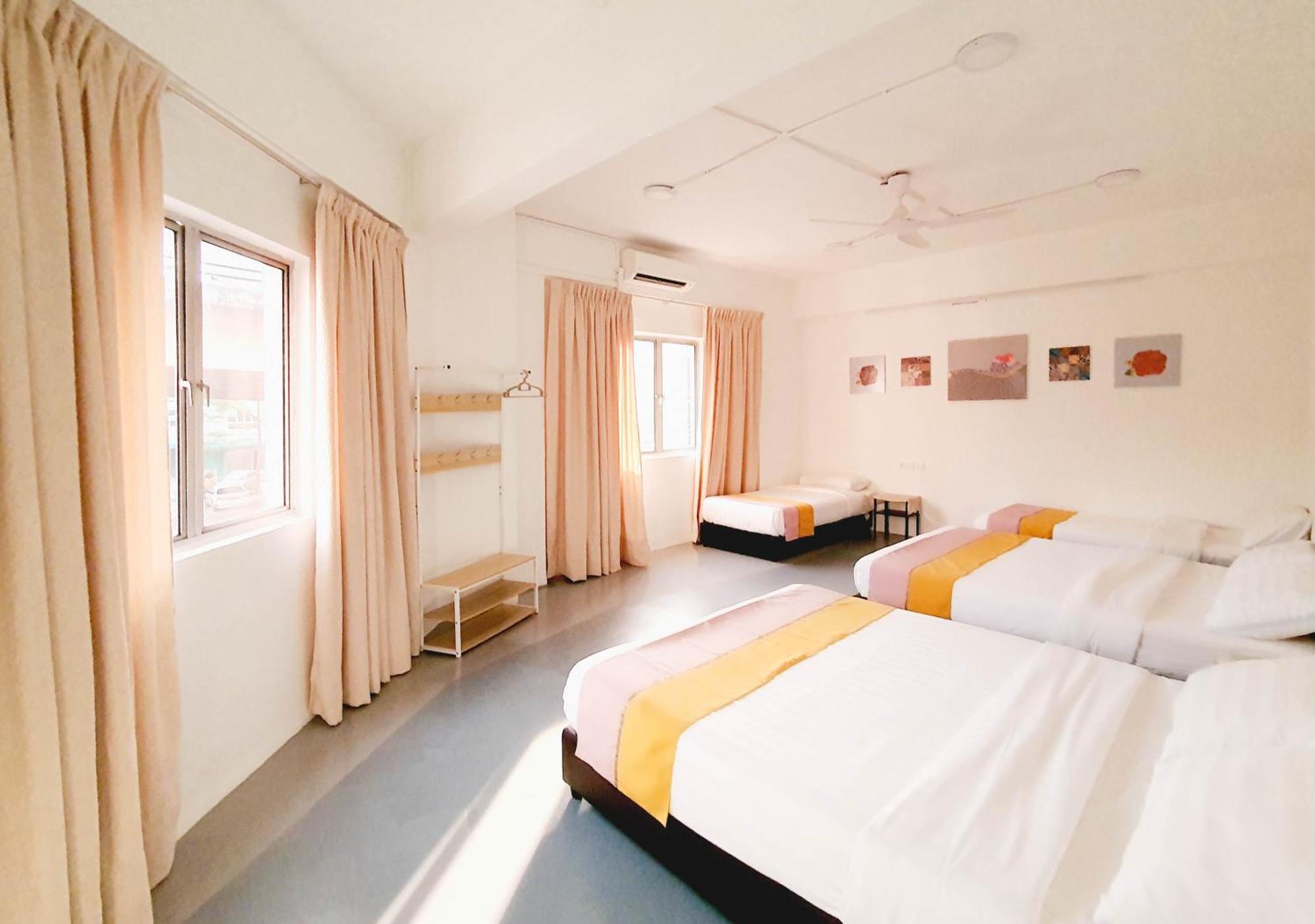 "Cloth Art Homestay" 4 Min Walk To Car Free Zone By Shine Stay 말라카 외부 사진